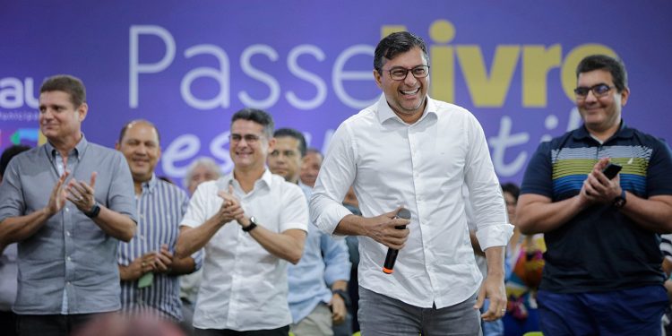Governo do Amazonas repassa mais R$ 20 milhões à Prefeitura de Manaus para o Passe Livre Estudantil