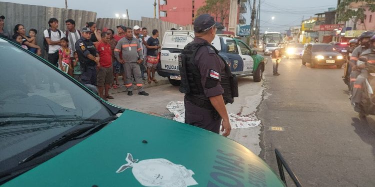 Em Manaus, filho é executado em frente ao pai em possível acerto de contas
