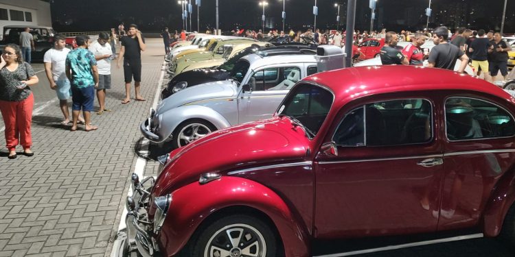 Manaus recebe exposição de carros antigos neste domingo