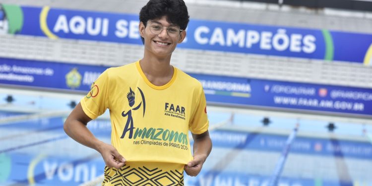 Jovem nadador amazonense quebra recorde que durava desde 1988 nas piscinas