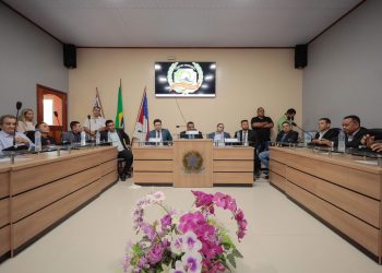 Deputado Delegado Péricles recebe o título de Cidadão Honorário Envirense pelo trabalho prestado a população do município