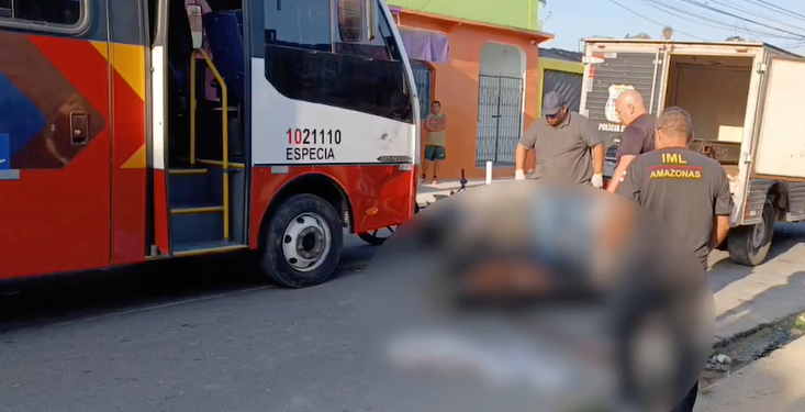 Vigilante morre esmagado por micro-ônibus na Cidade Nova e ‘carona’ fica ferido