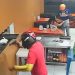 Assaltantes invadem pizzaria no Valparaíso e levam tudo; veja o vídeo