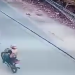 Vídeo mostra homem com roupa de mototaxista assaltando menina a caminho da escola em Manaus