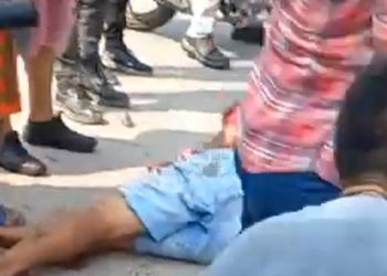 Vídeos: passageiros do 535 colocam suspeito “para dormir” após assalto a ônibus em Manaus