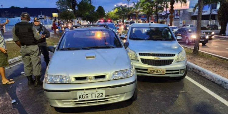 Vídeo: roubo, tiroteio e colisão aterrorizam moradores da Cidade Nova