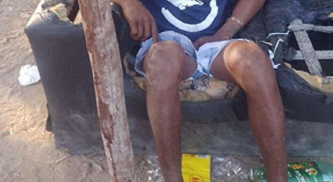 Cena forte: Vulgo ‘Belezura’, terror do Santa Etelvina, leva tiro na cabeça sentado em sofá velho