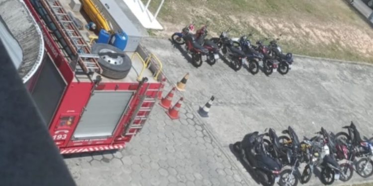 Incêndio atinge primeiro andar da maternidade Ana Braga em Manaus
