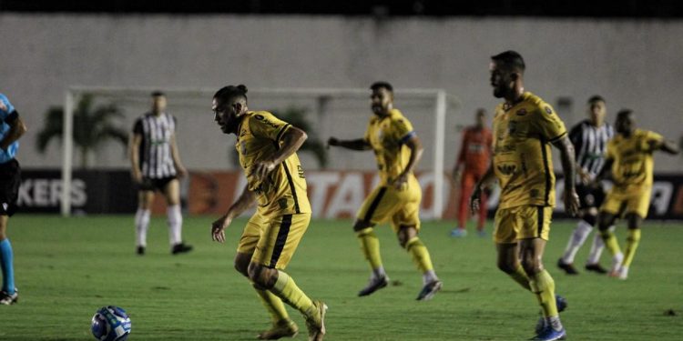 Amazonas perde na Paraíba e precisa vencer o Paysandu para sair da lanterna da Terceirona
