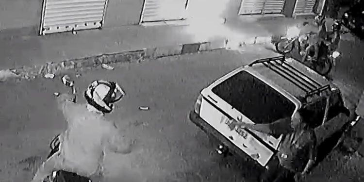 Vídeo: moradores da Compensa estão com medo de sair de casa após onda de assaltos