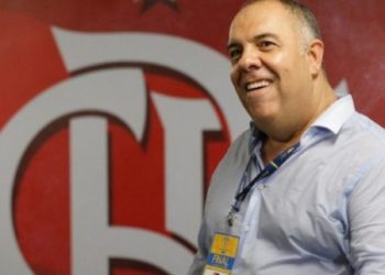 Vídeo: vice-presidente do Flamengo chuta torcedor no shopping e vai se esconder na Pandora