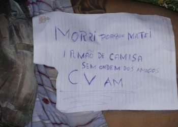 Facção mata traidor em Manaus e deixa recado em cima das nádegas do cadáver