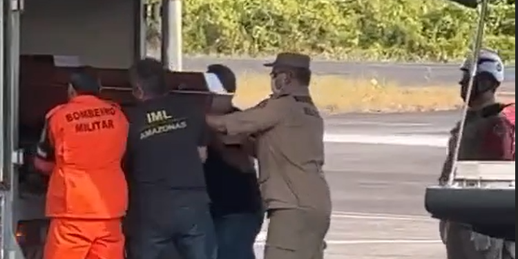 IML em Manaus recebe os corpos das 14 vítimas do acidente aéreo em Barcelos; vídeo