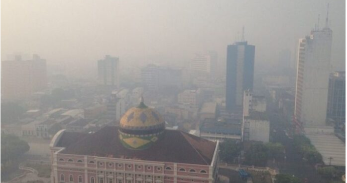 Fumaça que cobriu Manaus veio de queimadas no interior, afirma Sema