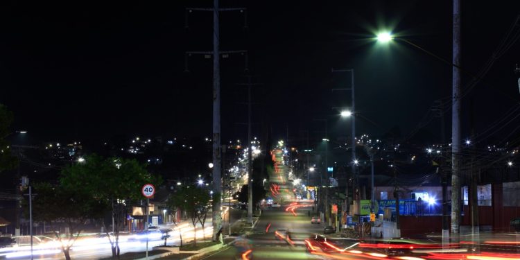 1.000 DIAS: Iluminação pública em LED alcança 100% da capital