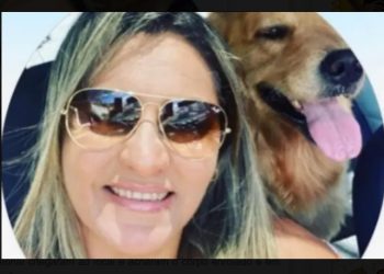 Corretora de imóveis morre enrolada em tapete e caseiro dorme ao lado do cadáver no sofá