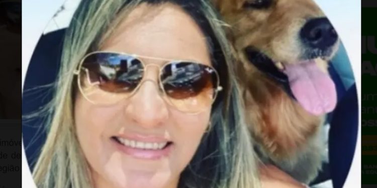 Corretora de imóveis morre enrolada em tapete e caseiro dorme ao lado do cadáver no sofá