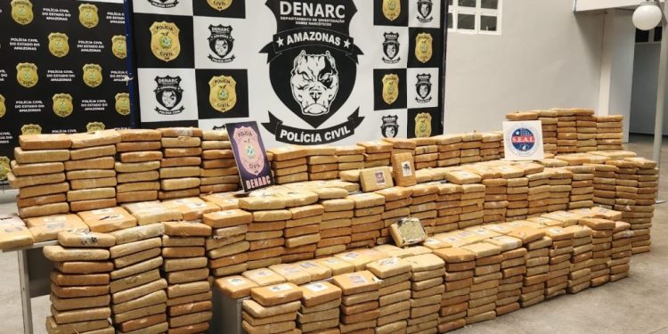 ‘Vovô da maconha’ é preso na Ponta Negra com caminhão com 500 kg do entorpecente