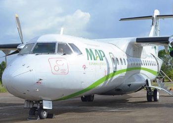 Após pane elétrica no avião, MAP é acusada de deixar passageiros com fome em Manaus