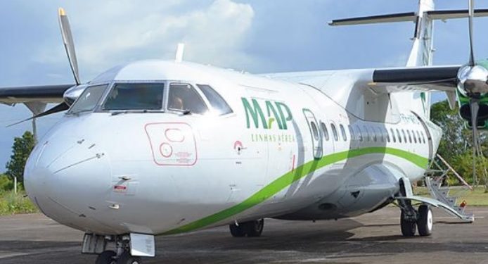 Após pane elétrica no avião, MAP é acusada de deixar passageiros com fome em Manaus