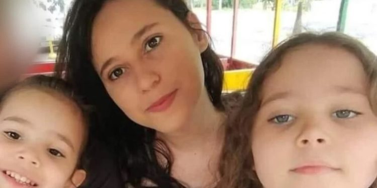 MP pede absolvição da mãe que matou filhas envenenadas, afogadas e esfaqueadas