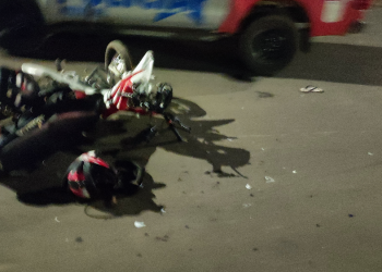 Trágico acidente entre duas motocicletas mata bebê de seis meses; cenas fortes