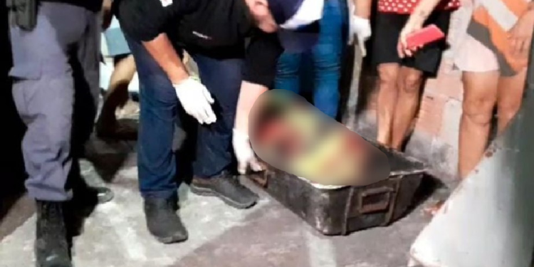 Homem morre com a cabeça crivada de tiros na casa da namorada em Manaus