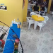 Vídeo: Lanche cheio de famílias com crianças é alvo de dupla de assaltantes em Manaus