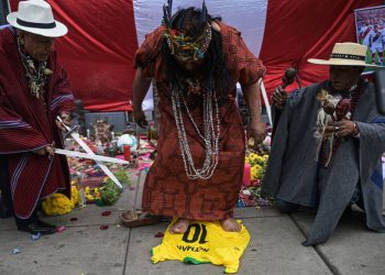 Vídeo: xamãs peruanos fazem ritual para ‘neutralizar’ Neymar em jogo contra Seleção Brasileira
