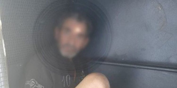 Preso pedreiro que filmava crianças tomando banho em casa onde trabalhava