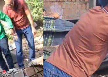 Vídeo forte mostra moradores ‘pescando’ cadáver em fossa no Amazonas