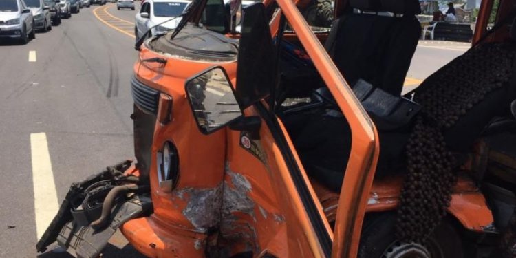 Impacto violento entre carros deixa feridos na Ponte Rio Negro