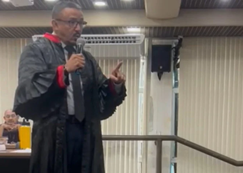 Promotor que disse que comparar advogada à cadela seria ofensa a animal é afastado pelo MP