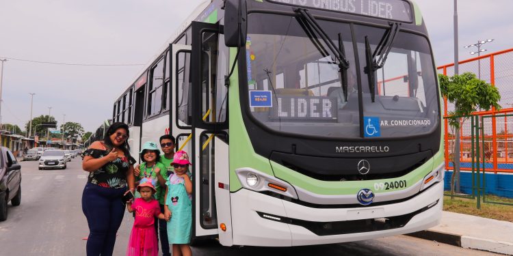 Prefeitura de Manaus atinge a marca de 300 ônibus novos
