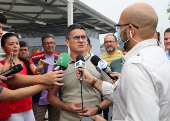 Fumaça que encobre Manaus faz prefeitura adiar Boi Manaus e a reduzir para um dia o aniversário da cidade