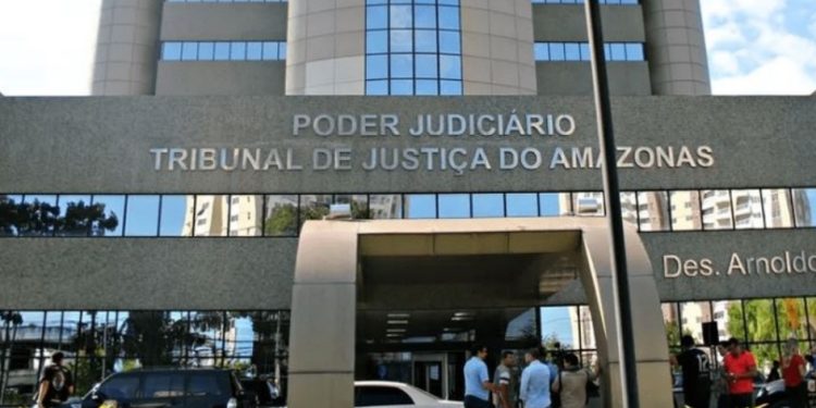 Queda de elevador no TJAM deixa sete feridos; equipamento caiu até o subsolo