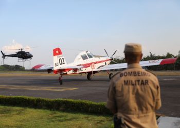 Amazonas recebe suporte de aeronaves para intensificar combate às queimadas