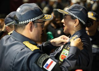 Seis irmãos, cearense e formada em Farmácia: veja quem é a nova a líder do CPM no Amazonas