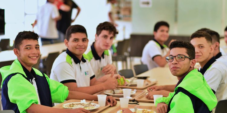 Fundação Matias Machline abre inscrições para novas turmas de Ensino Médio Técnico em 2024
