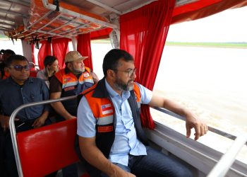 Wilson Lima coordena ajuda humanitária para mais de mil famílias afetadas pela estiagem em Tefé