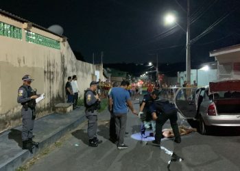 Moradores encontram corpo dentro de carro abandonado no Cidade Nova