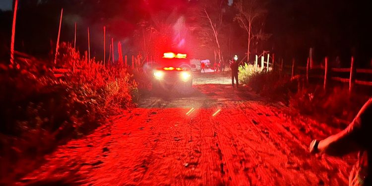 Bandidos levam homens para ramal e os executam a tiros