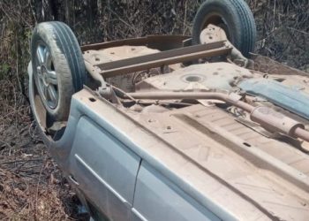 Para não cair em buraco com o carro, homem tenta desviar e acaba morrendo em estrada no Iranduba