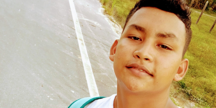 Em Manaus, jovem de 17 anos morre ao ligar tomada em casa com o corpo molhado