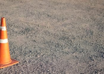 Aluna de autoescola fratura a tíbia na primeira aula com moto e ganha indenização no Amazonas