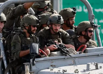 Vídeo: Soldados israelenses encontram corpos de bebês mortos e decapitados