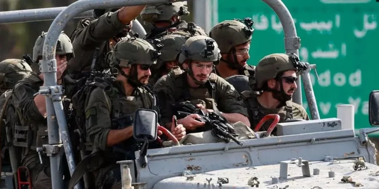 Vídeo: Soldados israelenses encontram corpos de bebês mortos e decapitados