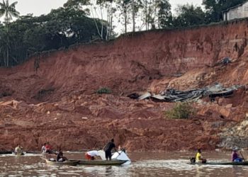 Mortos resgatados na tragédia de Beruri eram irmãos de 16 e sete anos