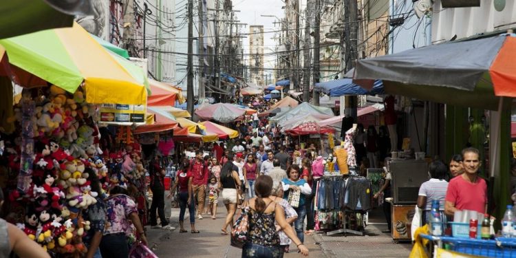Veja funcionamento do comércio no aniversário de Manaus
