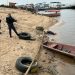 Cadáver vira comida de peixes no Porto de Manaus neste domingo